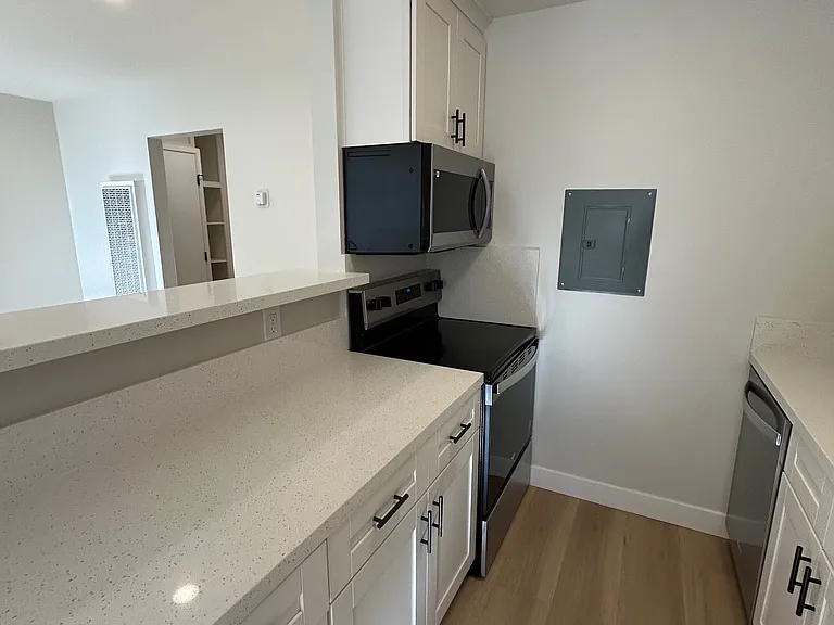 3745 Miramar Way — Photo 16
