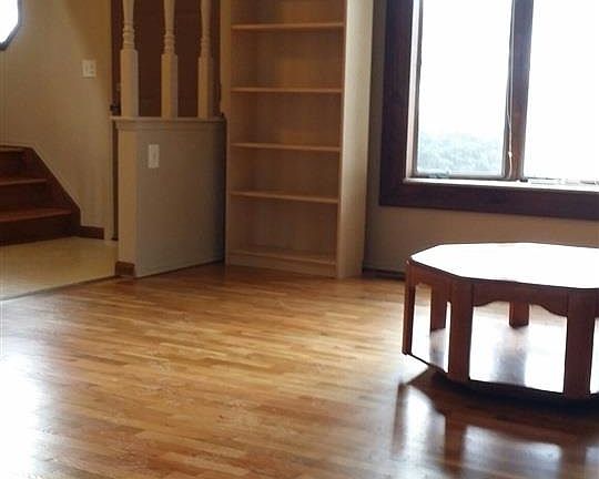 3rd image of 36625 Fairchild St
