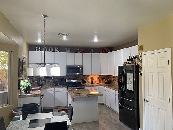 3rd image of 2529 Surfwood Dr
