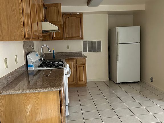 3rd image of 1353 27th Ave