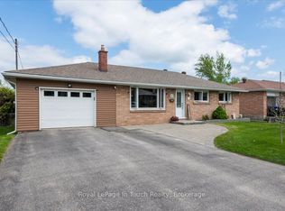 296 John St, Midland, ON L4R 2J5