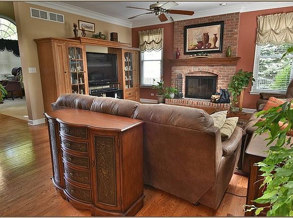 5th image of 908 Ekman Dr