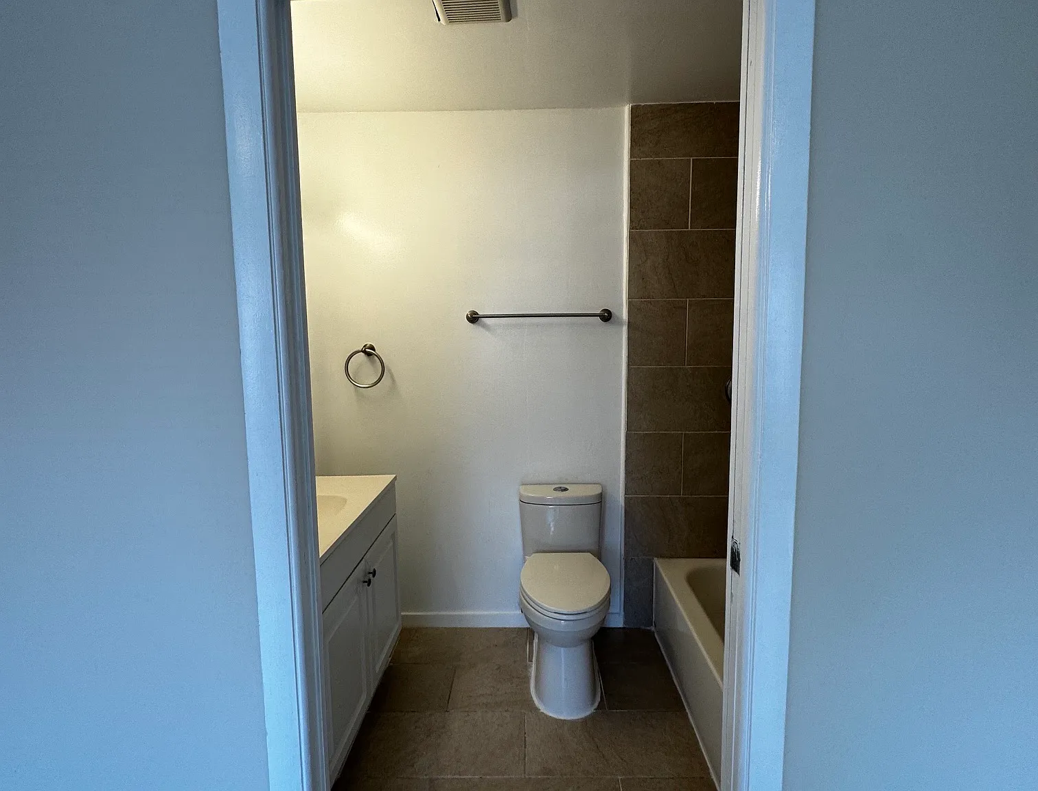 2 bed, 857 sqft, $2,100 — Photo 4