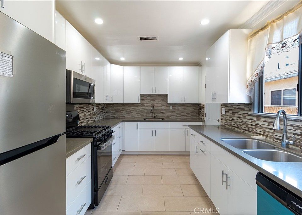 1st image of 5034 Newcastle Ave