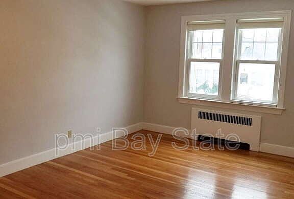 3rd image of 192 Holbrook Rd #4