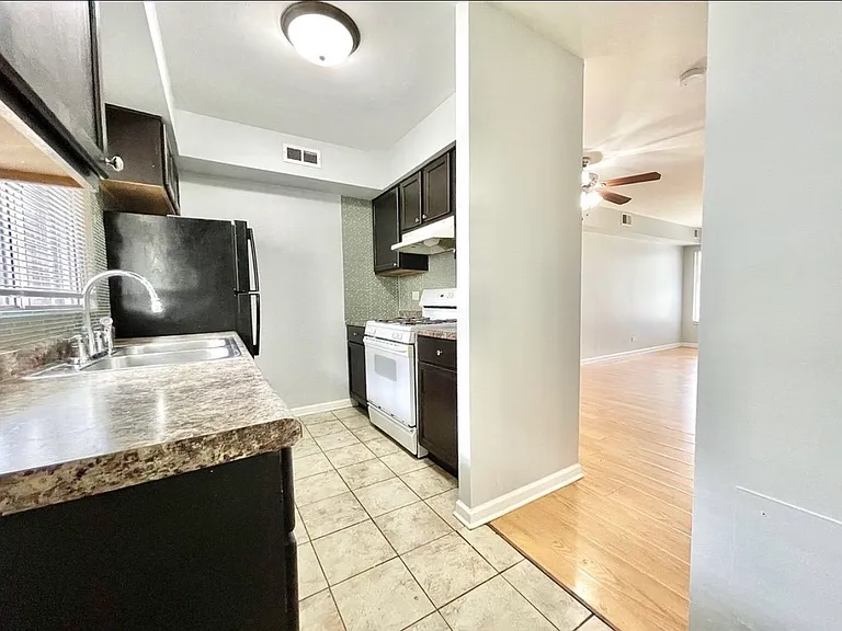 6055 Kit Carson Dr — Photo 13