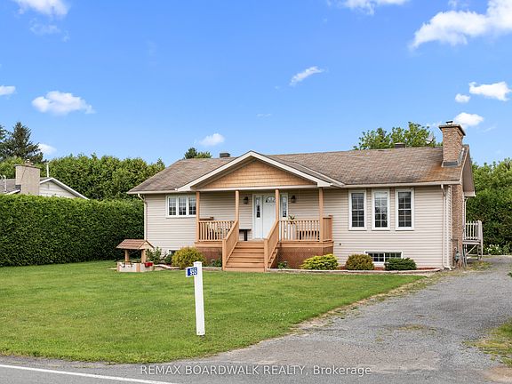 2nd image of 955 Lacroix Rd