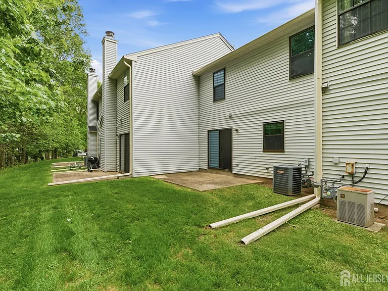 2804 Cricket Cir — Photo 24