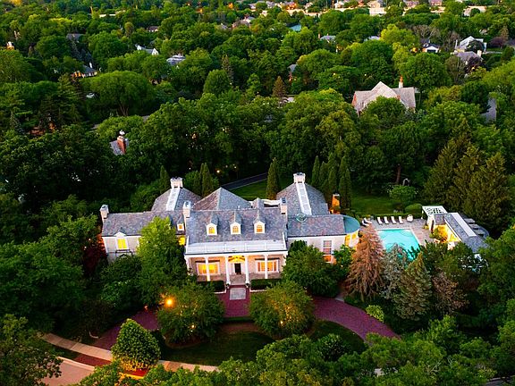 3rd image of 323 Hillcrest Ave