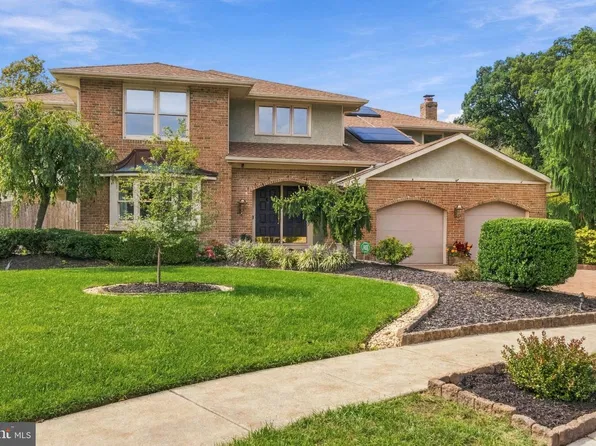 4 Lafite Ct, West Deptford, NJ 08096