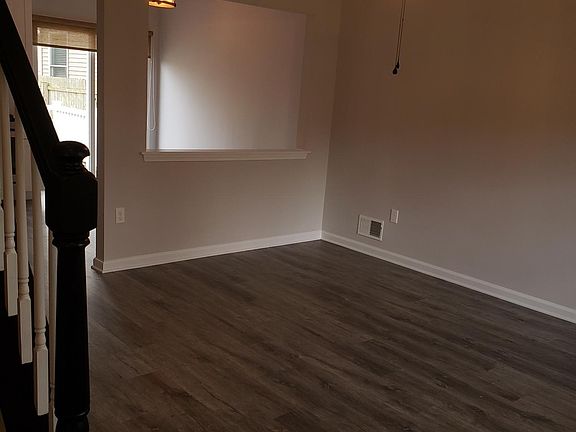 5th image of 520 Boulton Ave