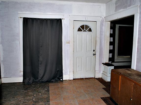 3rd image of 800 W Cottonwood St