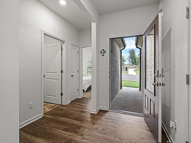 3 bed, 2.0 bath, $2,200 — Photo 2