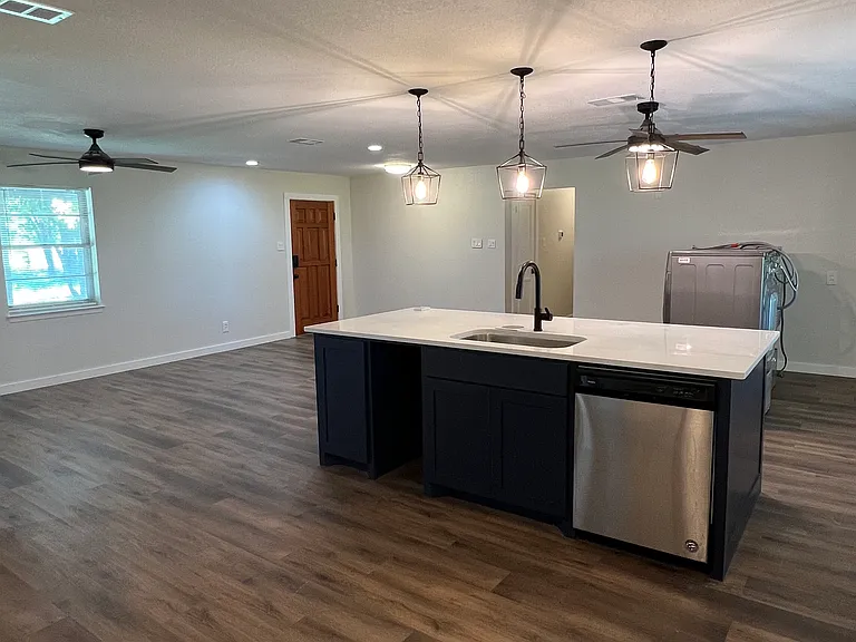 14784 FM 121 — Photo 35