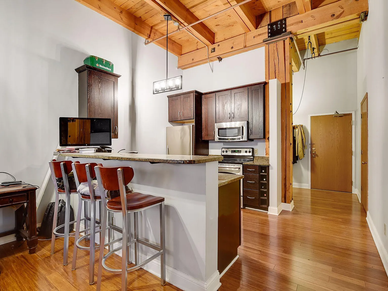 Studio, 1.0 bath, 703 sqft, $1,895 — Photo 3