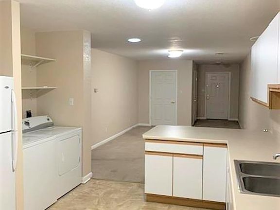 3rd image of 313 SW Wildy St