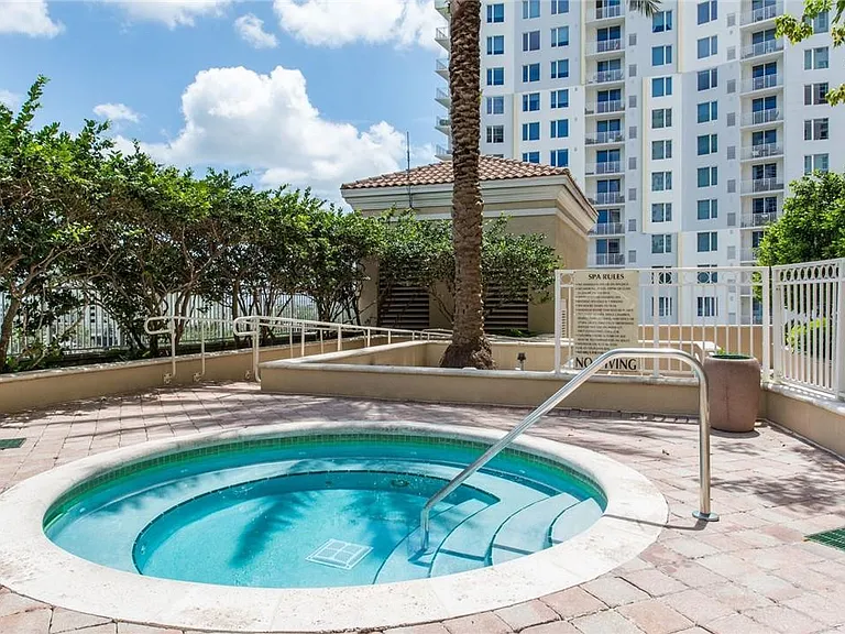 511 SE 5th Ave #2115 — Photo 33