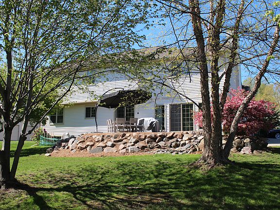 3rd image of 2087 Hillwood Dr
