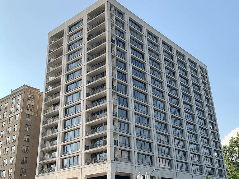 4501 Lindell Blvd #16C — Photo 3