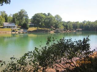 1240 Cox St, Huddleston, VA 24104