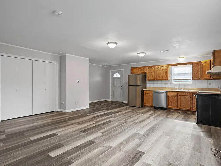 500 Jeffrey Ln #D — Photo 2