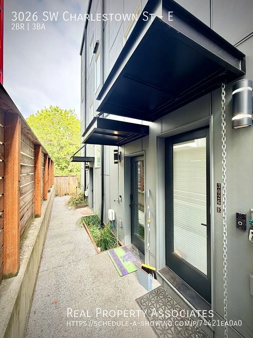 Modern West Seattle Townhome with Rooftop Views and TWO Separate Living Spaces — Photo 4