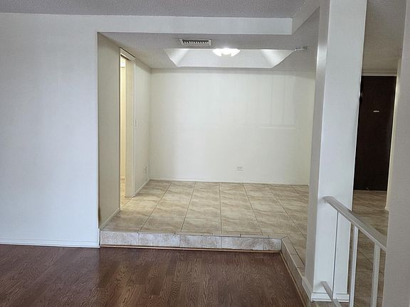 4th image of 3750 Inverrary Dr APT 2F