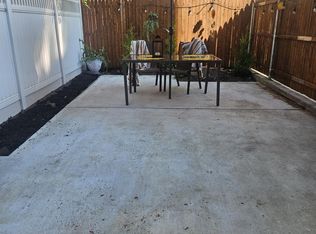 213 Kent St APT 1R, Brooklyn, NY 11222