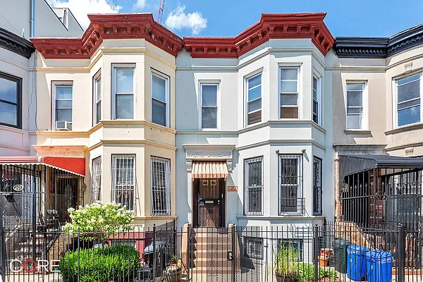 Rented by CORE | media 19