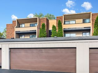 7133 N Terra Vista Dr #201, Peoria, IL 61614