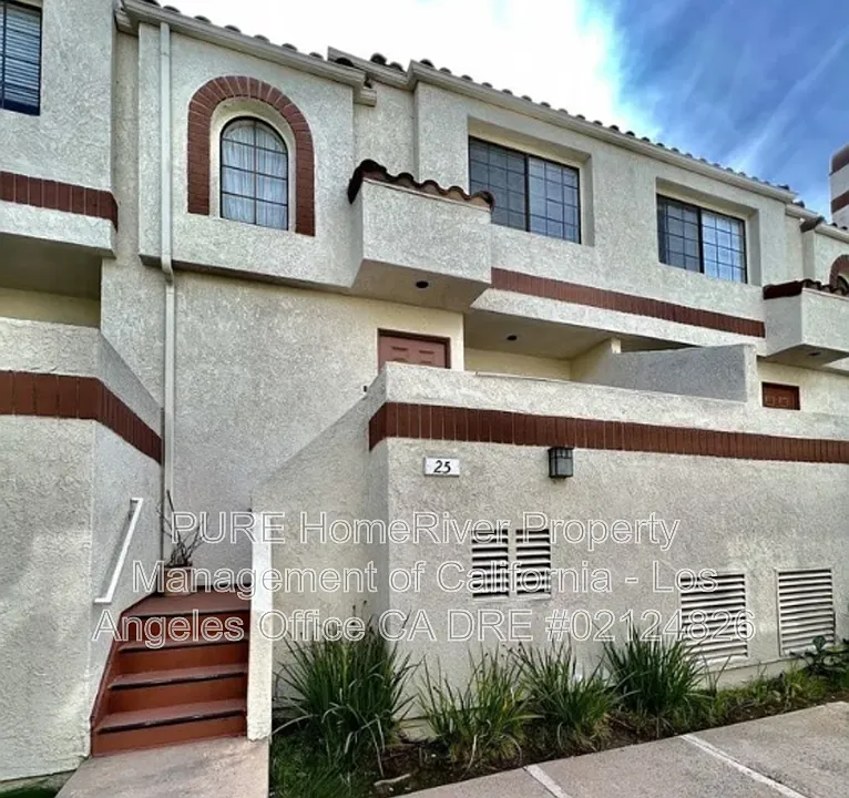 2931 Plaza Del Amo #25