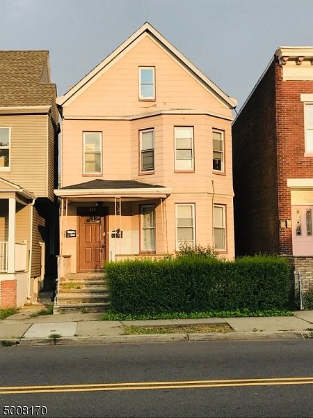 1st image of 232 Sanford St Floor 2