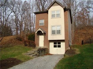 248 Valley Stream Dr, Delmont, PA