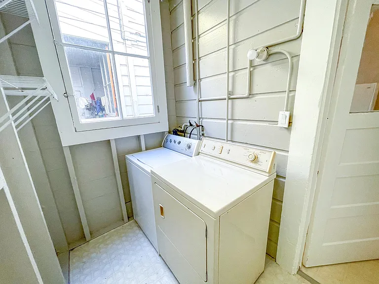 1105 Treat Ave #A — Photo 6