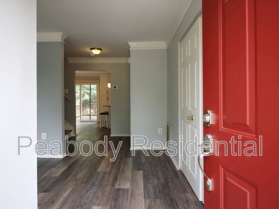 5th image of 953 Ferndale Ave