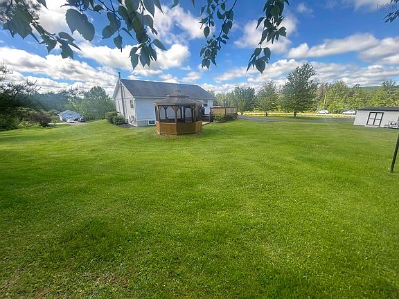 5th image of 140 Mountain View Dr