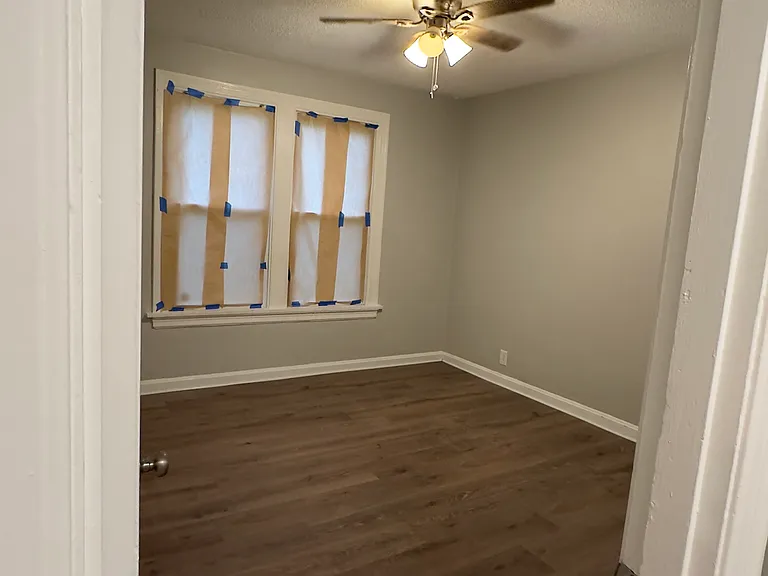 835 Elias Ave — Photo 6