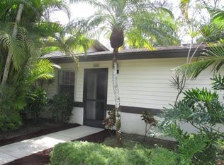 1001 Pine Isle Ln, Naples, FL 34112