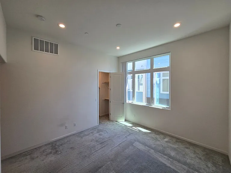 5577 Apex Dr — Photo 8