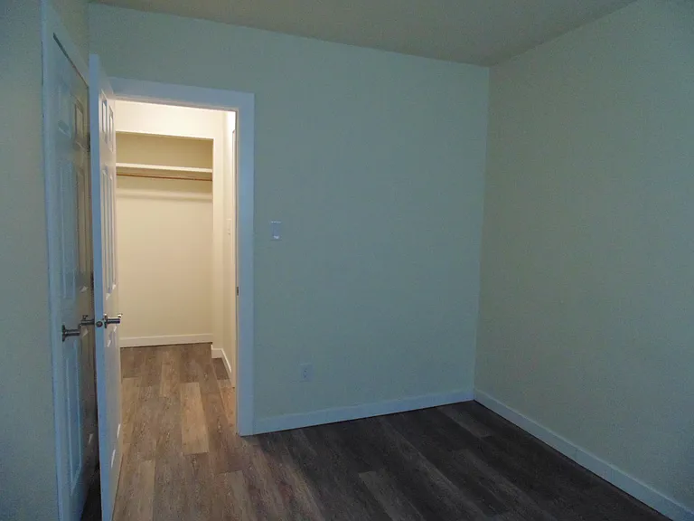 160 Johnson Ave W #1 — Photo 6