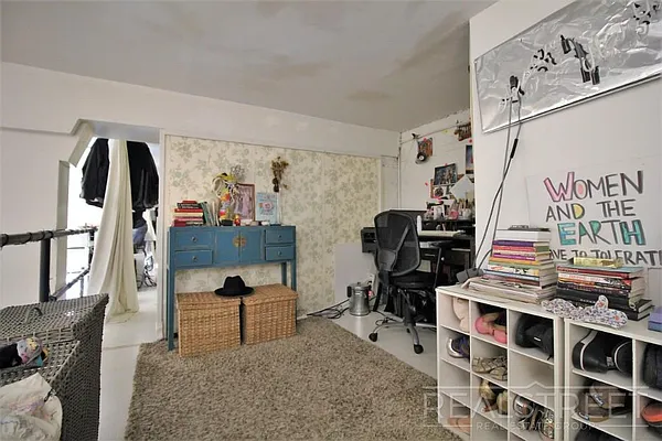 Rented by Real Street Inc | media 6