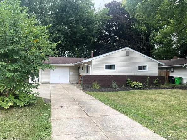 498 Abbyshire Dr, Berea, OH 44017