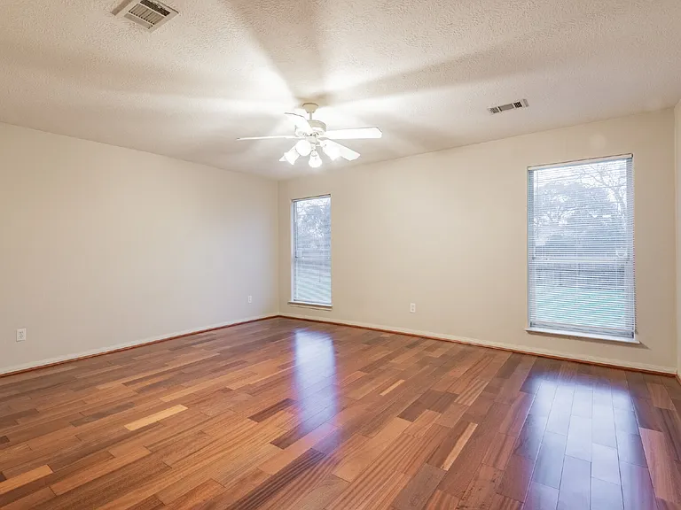9438 Ashville Dr — Photo 7