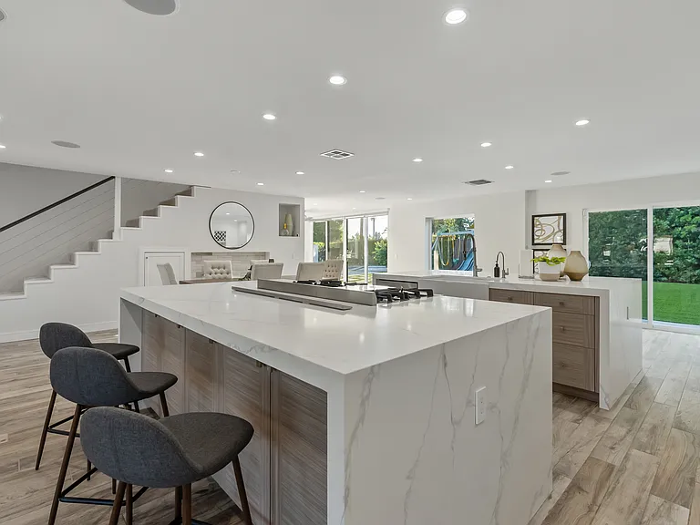 11951 Gladstone Dr — Photo 13