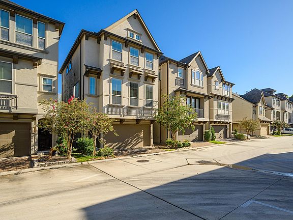 2nd image of 10716 Addicks Oaks Pl
