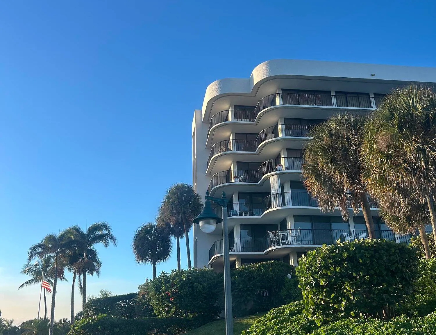 2 bed, 2.0 bath, 1485 sqft, $7,000 — Photo 2