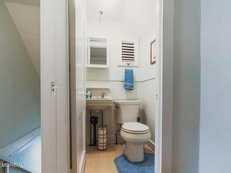3 Bath Ave — Photo 50