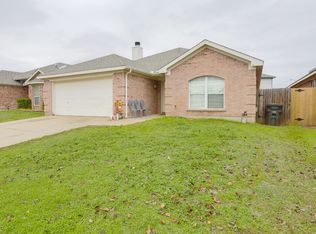 5004 Button Willow Dr, Fort Worth, TX 76123