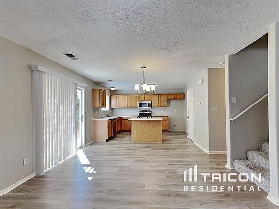 3rd image of 10408 Vendaval Ave NW