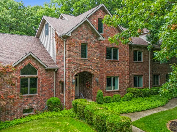 700 W Savanna Ct, Dunlap, IL 61525